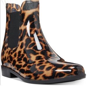 LAUREN RALPH LAUREN Rubber Animal Print Chelsea Boot in Women’s Size 6!